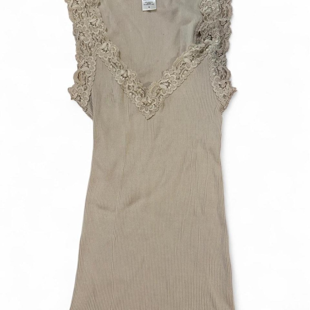 Y2K 2000s style Banana Republic lace trim ribbed tank top